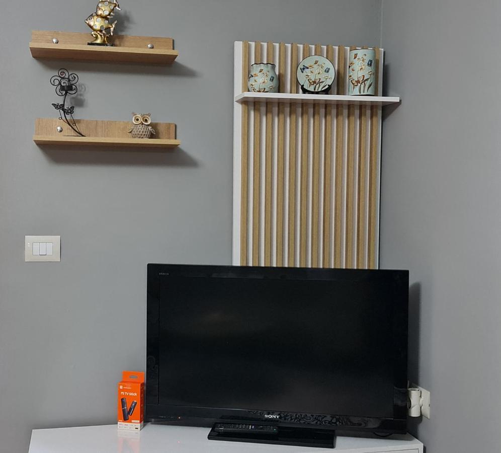 Jon'S Apartment Тирана Екстер'єр фото