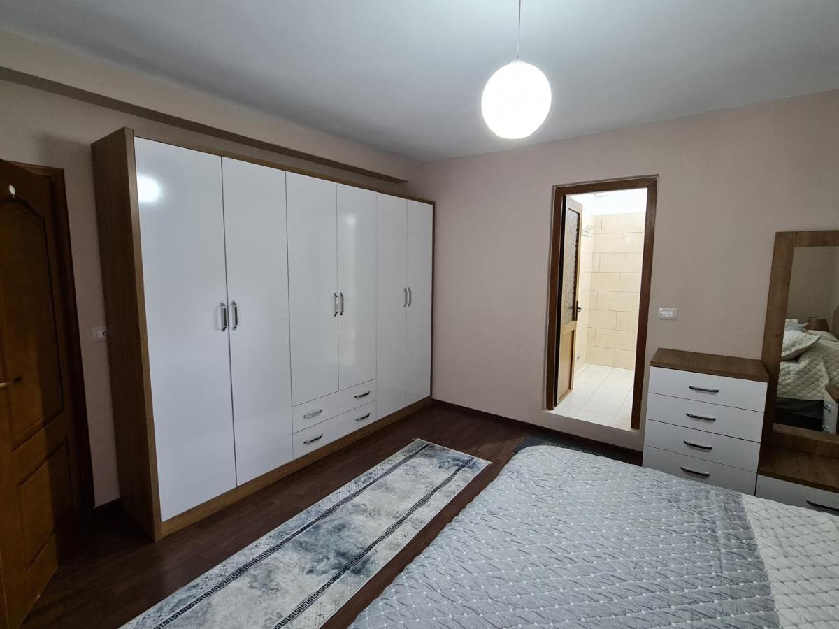 Jon'S Apartment Тирана Екстер'єр фото