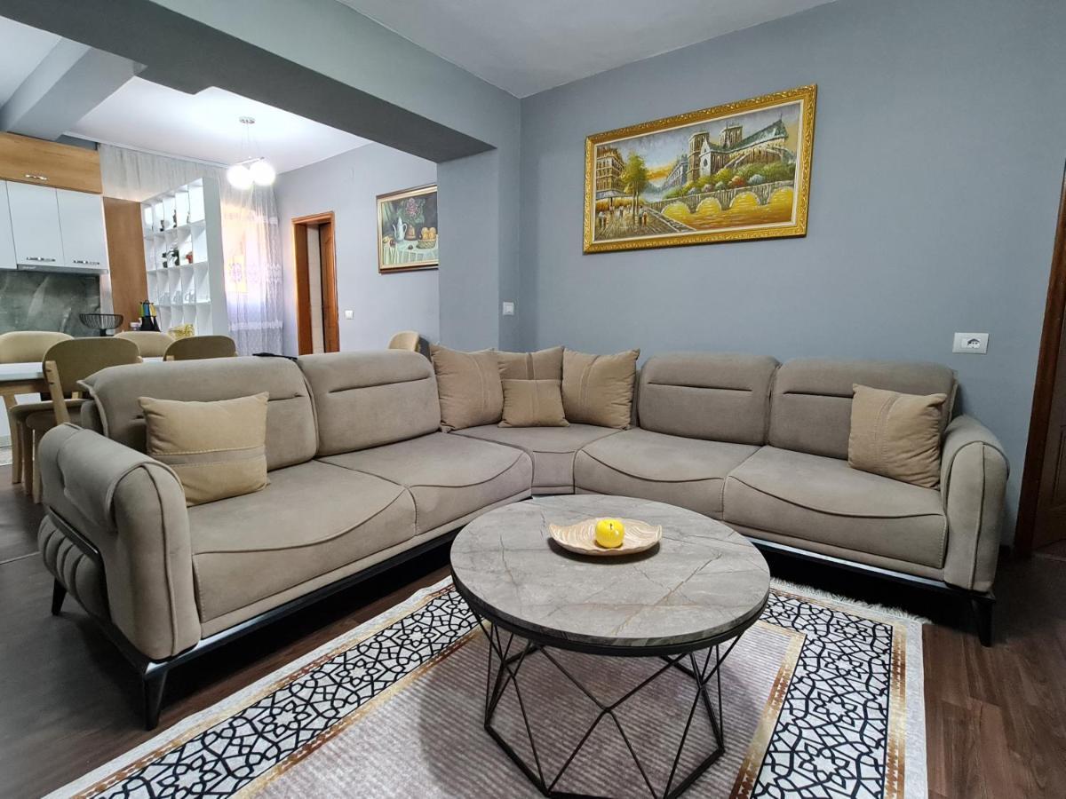 Jon'S Apartment Тирана Екстер'єр фото