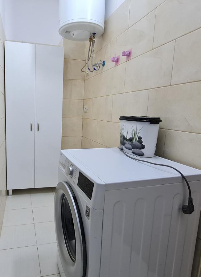 Jon'S Apartment Тирана Екстер'єр фото